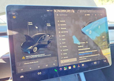 2022 Tesla Model 3, daño Frontal, Copart lote 71942006, foto 9 de 13