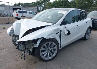 2026 Tesla Model Y All-wheel Drive/long Range Launch Series/premium All-wheel Drive, uszkodzenie: Przód, Iaai lot 46123571,