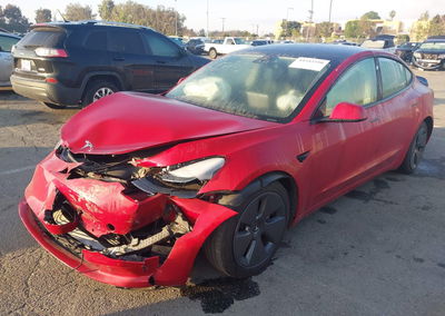 2022 Tesla Model 3 Rear-wheel Drive, daño Frontal, Iaai lote 44342550, foto 6 de 17