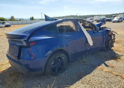 2026 Tesla Model Y, uszkodzenie: Całe nadwozie, Copart lot 67913726, zdjęcie 3 z 13