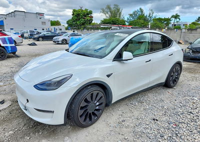 2022 Tesla Model Y, Water/Flood damage, Copart lot 70247686