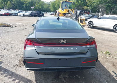 2024 Hyundai Elantra Se, daño Suspensión, Iaai lote 45940184, foto 17 de 19