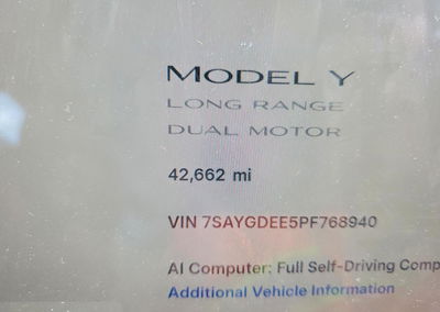 2023 Tesla Model Y, daño Lateral, Copart lote 70897166, foto 9 de 12