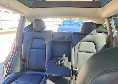 2022 Tesla Model Y, daño Lateral, Copart lote 71445456, foto 10 de 13