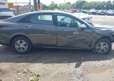 2024 Hyundai Elantra Se, daño Suspensión, Iaai lote 45940184, foto 14 de 19