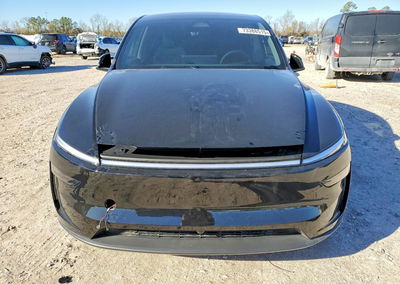 2026 Tesla Model Y, daño Lateral, Copart lote 73388515, foto 5 de 12