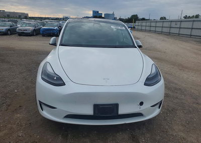 2023 Tesla Model Y, daño Lateral, Copart lote 70897166, foto 5 de 12