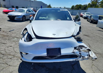 2023 Tesla Model Y, daño Frontal, Copart lote 64967806, foto 5 de 13