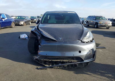 2021 Tesla Model Y, daño Frontal, Copart lote 70138946, foto 5 de 14