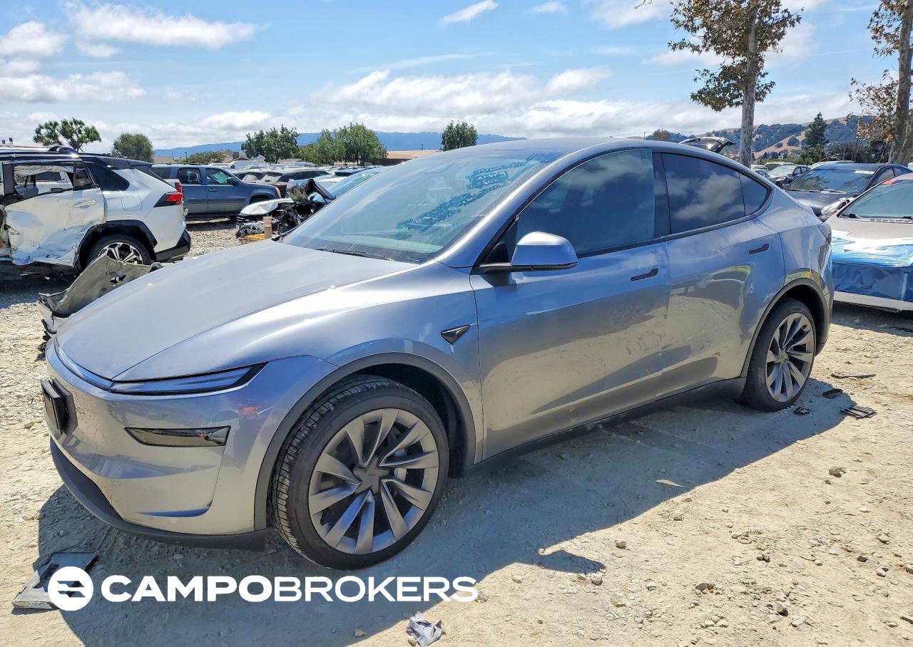 2026 Tesla Model Y, daño Bajos, Copart lote 65081746