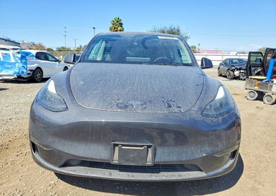 2023 Tesla Model Y, daño Trasero, Copart lote 71403836, foto 5 de 12