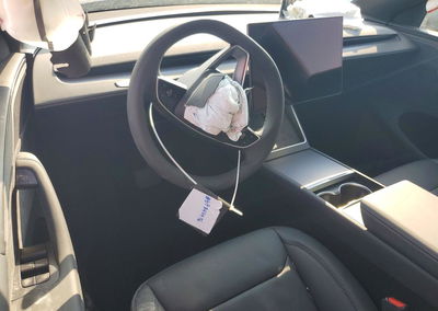 2026 Tesla Model Y, daño Frontal, Copart lote 67845976, foto 8 de 14