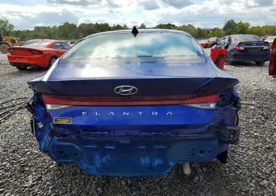 2023 Hyundai Elantra Sel, uszkodzenie: Tył, Copart lot 70460306, zdjęcie 6 z 15