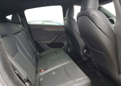 2026 Tesla Model Y, daño Bajos, Copart lote 65081746, foto 11 de 15