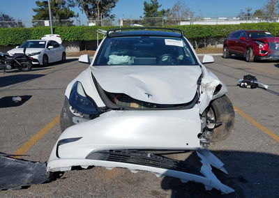 2021 Tesla Model 3 Standard Range Plus Rear-wheel Drive, uszkodzenie: Przód, Iaai lot 46070261, zdjęcie 13 z 17