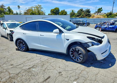 2023 Tesla Model Y, daño Frontal, Copart lote 64967806, foto 4 de 13