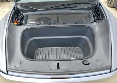 2026 Tesla Model Y, daño Bajos, Copart lote 65081746, foto 12 de 15