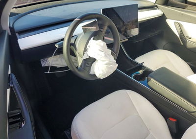 2021 Tesla Model Y, daño Frontal, Copart lote 70138946, foto 8 de 14