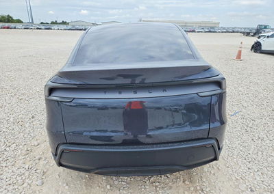 2026 Tesla Model Y, daño Frontal, Copart lote 67845976, foto 6 de 14