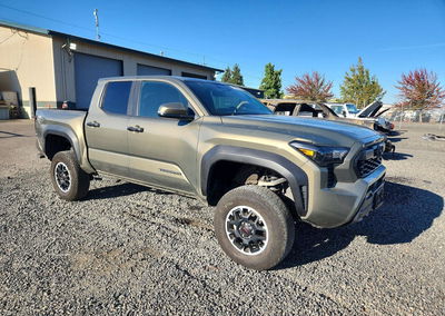 2024 Toyota Tacoma Trd Off-road, uszkodzenie: Uszkodzenie ramy, Copart lot 67906106, zdjęcie 4 z 14