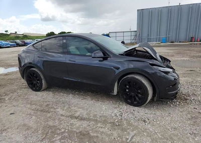 2024 Tesla Model Y, daño Frontal, Copart lote 69056466, foto 14 de 15