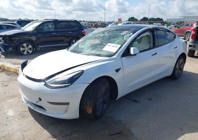 2022 Tesla Model 3 Rear-wheel Drive, uszkodzenie: Prawy bok, Iaai lot 45578828, zdjęcie 2 z 17