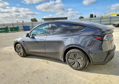 2026 Tesla Model Y, daño Bajos, Copart lote 65390116, foto 2 de 14