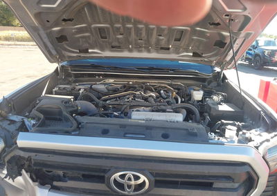 2025 Toyota Tacoma Sr5, daño Frontal derecho, Iaai lote 46284762, foto 10 de 15