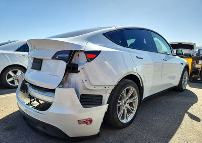 2023 Tesla Model Y, daño Bajos, Copart lote 72963916, foto 3 de 13