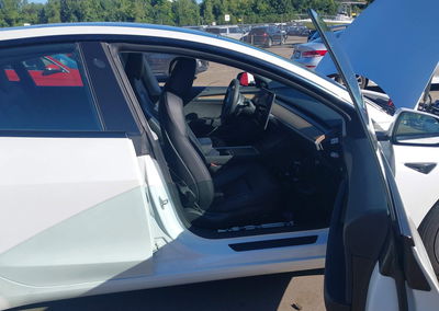 2023 Tesla Model 3 Rear-wheel Drive, daño Bajos, Iaai lote 45904107, foto 5 de 17