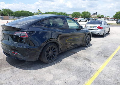 2023 Tesla Model Y Awd/long Range Dual Motor All-wheel Drive, daño Trasero izquierdo, Iaai lote 45031456, foto 4 de 19
