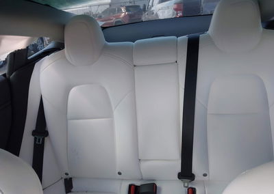 2022 Tesla Model 3 Rear-wheel Drive, uszkodzenie: Prawy bok, Iaai lot 45578828, zdjęcie 8 z 17
