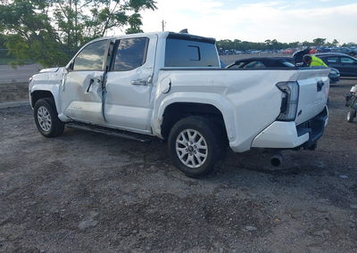 2024 Toyota Tacoma Sr5, daño Volcadura, Iaai lote 45925810, foto 3 de 16