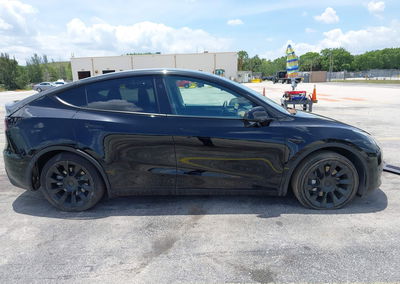 2023 Tesla Model Y Awd/long Range Dual Motor All-wheel Drive, daño Trasero izquierdo, Iaai lote 45031456, foto 13 de 19
