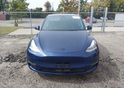 2021 Tesla Model Y Long Range Dual Motor All-wheel Drive, daño Trasero, Iaai lote 46187267, foto 13 de 19