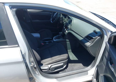 2019 Hyundai Elantra Sel, daño Frontal izquierdo, Iaai lote 45288575, foto 5 de 17
