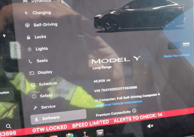2026 Tesla Model Y Premium Rear-wheel Drive/rear-wheel Drive, daño Front & Rear, Iaai lote 46269938, foto 7 de 24