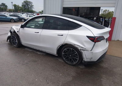 2022 Tesla Model Y Long Range Dual Motor All-wheel Drive, uszkodzenie: Lewy przód, Iaai lot 45999368, zdjęcie 3 z 15