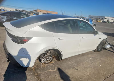2026 Tesla Model Y, пошкодження: Передня частина, Copart лот 67606206, фото 3 з 14