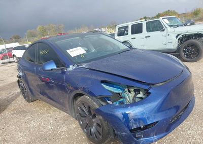 2024 Tesla Model Y Performance Dual Motor All-wheel Drive, Right Side damage, Iaai lot 46369332