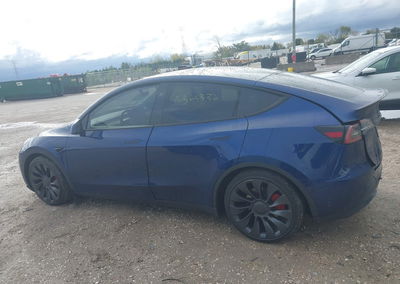 2024 Tesla Model Y Performance Dual Motor All-wheel Drive, Right Side damage, Iaai lot 46369332, photo 14 of 19