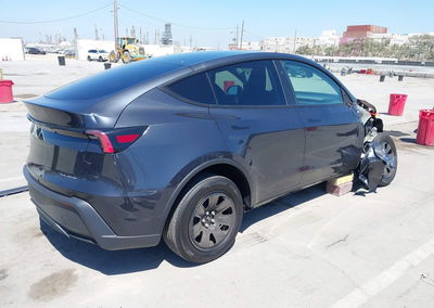 2026 Tesla Model Y, daño Frontal, Iaai lote 46013291, foto 4 de 16