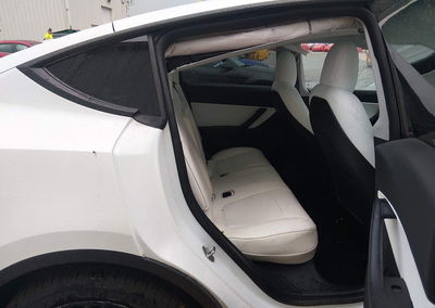 2022 Tesla Model Y Long Range Dual Motor All-wheel Drive, uszkodzenie: Lewy przód, Iaai lot 45999368, zdjęcie 8 z 15