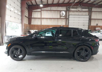 2024 Chevrolet Equinox Ev Rs, daño Lateral derecho, Iaai lote 45997975, foto 15 de 17