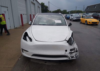 2022 Tesla Model Y Long Range Dual Motor All-wheel Drive, uszkodzenie: Lewy przód, Iaai lot 45999368, zdjęcie 11 z 15