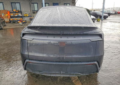 2026 Tesla Model Y, uszkodzenie: Bok, Copart lot 67513346, zdjęcie 6 z 13