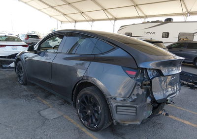2021 Tesla Model Y Long Range, Rear damage, Iaai lot 46148711, photo 3 of 16