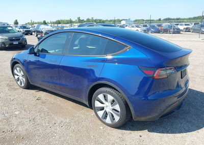 2022 Tesla Model Y Long Range Dual Motor All-wheel Drive, uszkodzenie: Zalanie, Iaai lot 45932944, zdjęcie 3 z 13