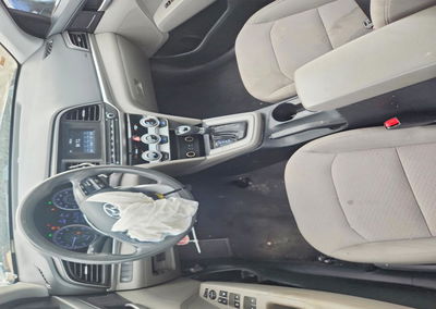 2019 Hyundai Elantra Se, daño Frontal, Copart lote 69086796, foto 8 de 15