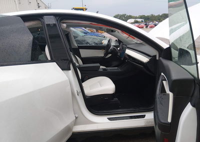 2022 Tesla Model Y Long Range Dual Motor All-wheel Drive, uszkodzenie: Lewy przód, Iaai lot 45999368, zdjęcie 5 z 15